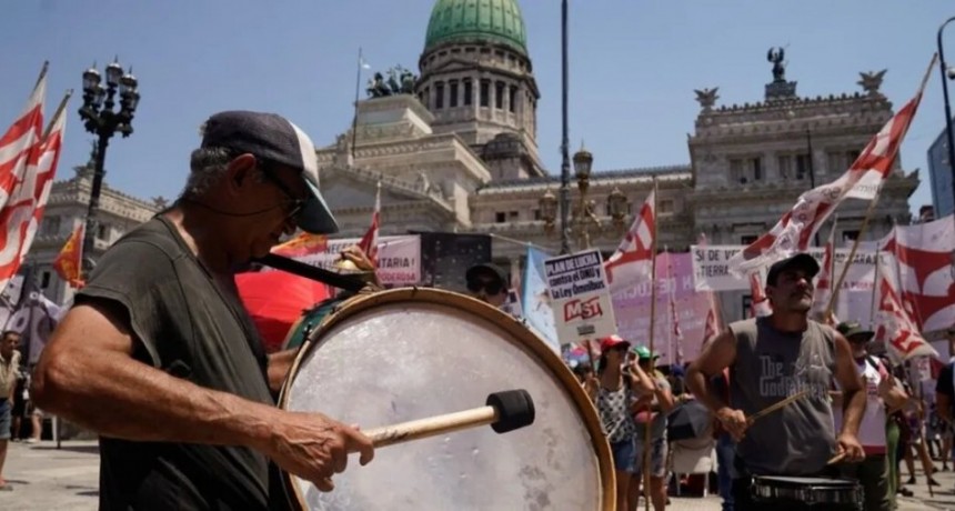 Piqueteros marcharán el miércoles al Congreso contra el veto a la ley de movilidad jubilatoria