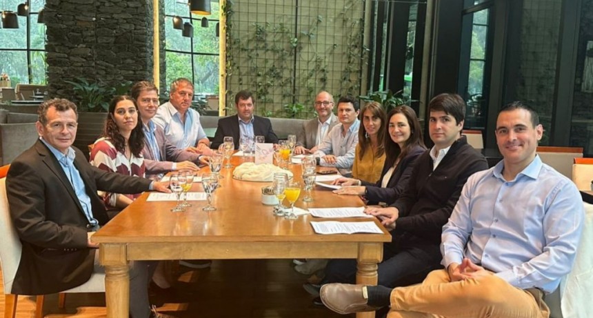Desayuno de trabajo entre funcionarios nacionales en Tucumán