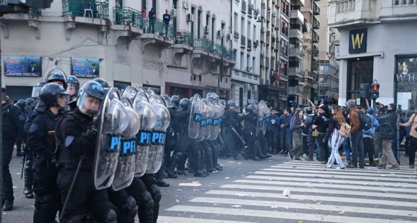 Se registraron incidentes en el Congreso tras la confirmación del veto de Milei a la ley de movilidad jubilatoria