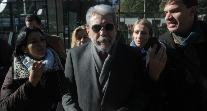 Elisa Carrió le ganó un juicio a Aníbal Fernández tras acusarlo de narco