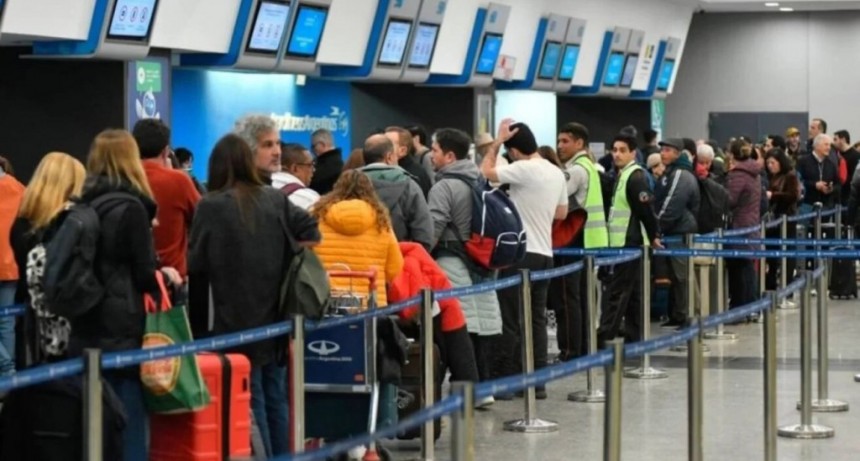 El paro de aeronaúticos afectará a más de 300 vuelos y 37 mil pasajeros