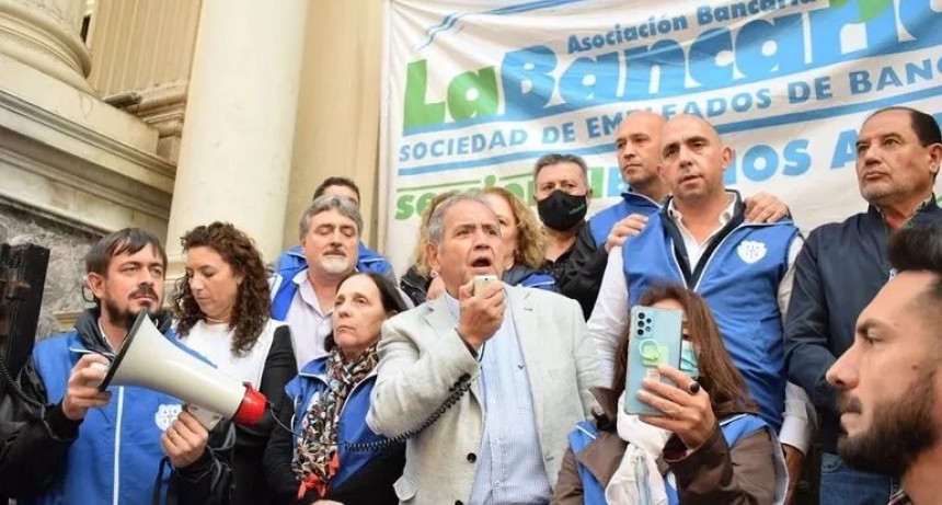 Bancarios acordaron un aumento de 4,2%