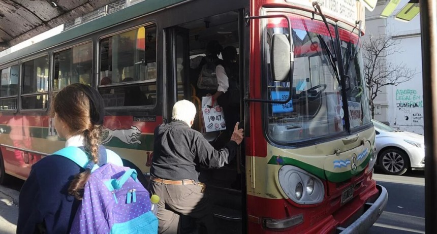 Hoy se tratará la suba del boleto urbano