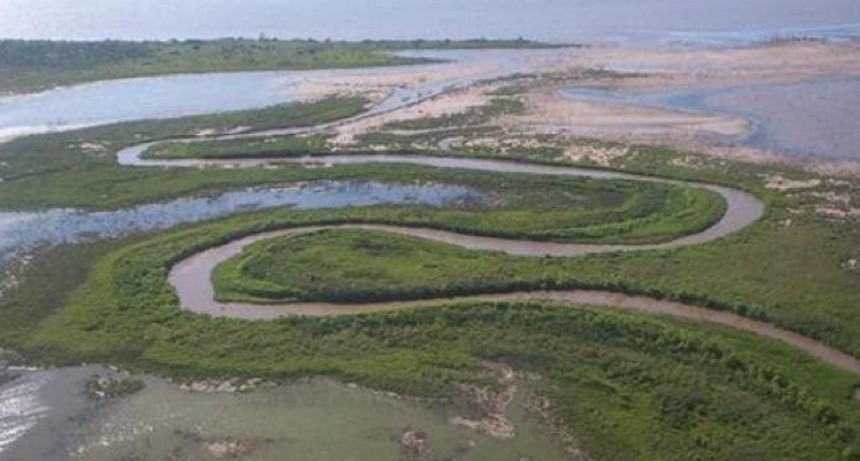 Multan con $17 millones a un ingenio por contaminar aguas del Río Salí
