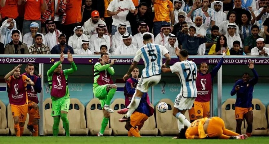 Leandro Paredes sobre el pelotazo al banco de suplentes de Países Bajos : 