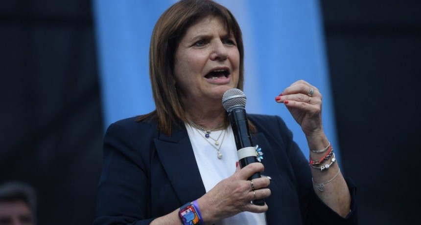 Chocó la camioneta de la Policía Federal en la que viajaba Bullrich