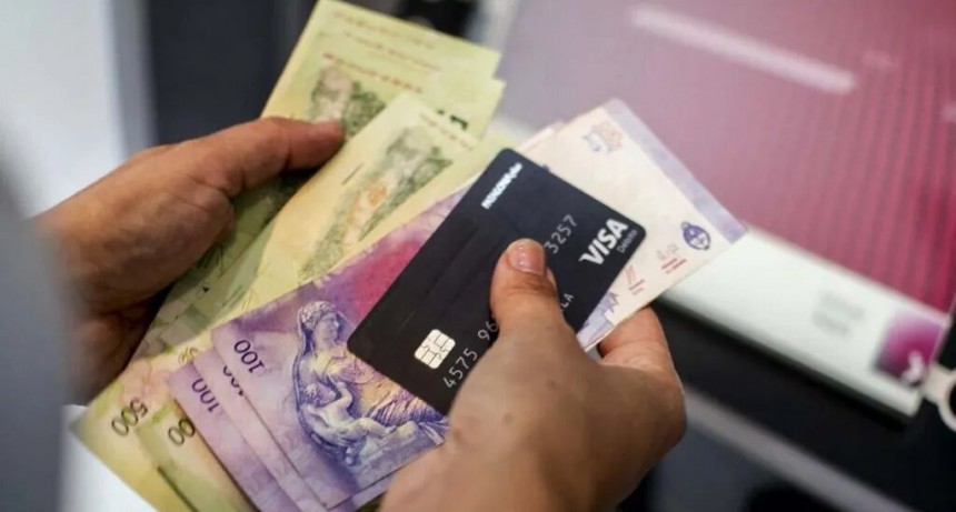 El INDEC informó que el índice de salarios de julio subió 7,5%, y superó el alza del 4% de la inflación