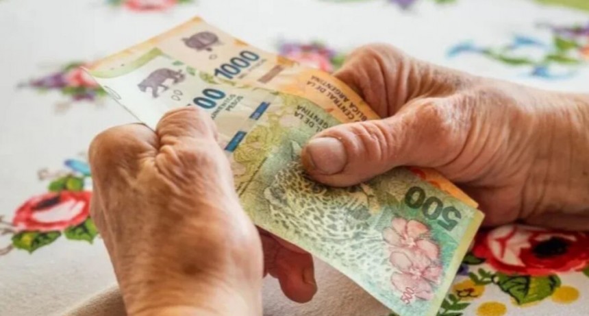 Jubilados: quiénes podrán cobrar el bono de $70.000 en octubre