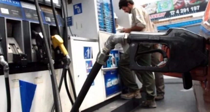 YPF anunció que bajará el precio de los combustibles desde este martes