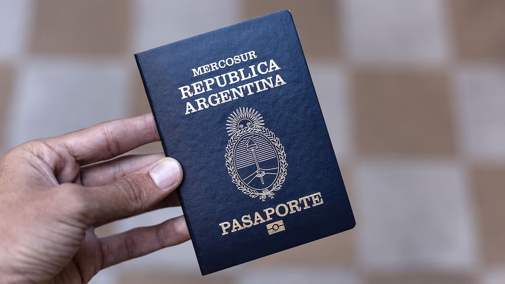  El Gobierno ordena revisar miles de pasaportes argentinos por fallas de seguridad en su impresión