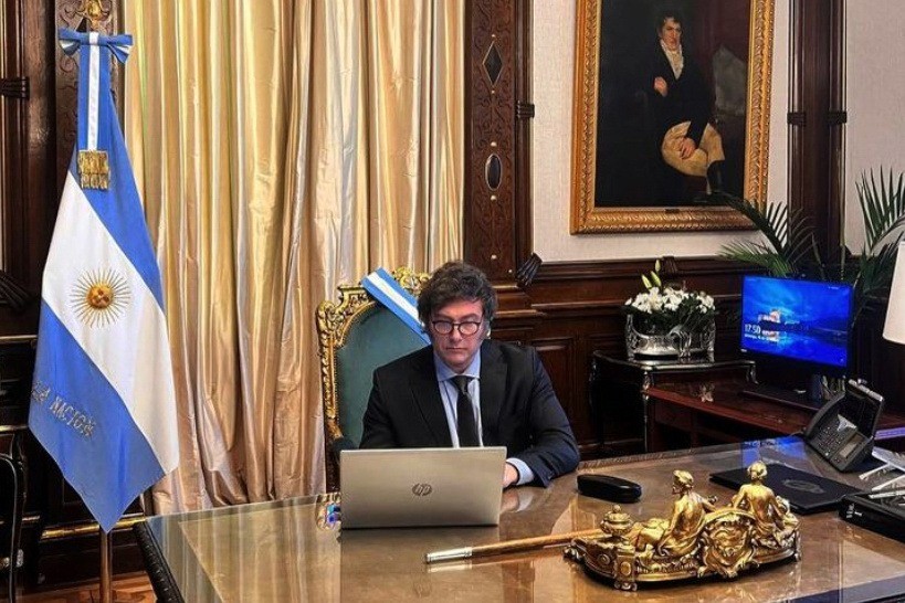 En medio de la crisis, Milei preside la primera reunión de su flamante mesa política