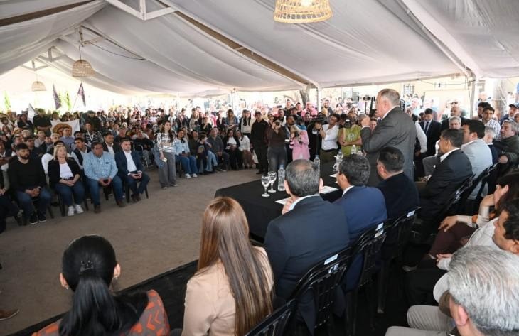 Jaldo entregó 24 viviendas en Río Seco y anuncia más inversión habitacional