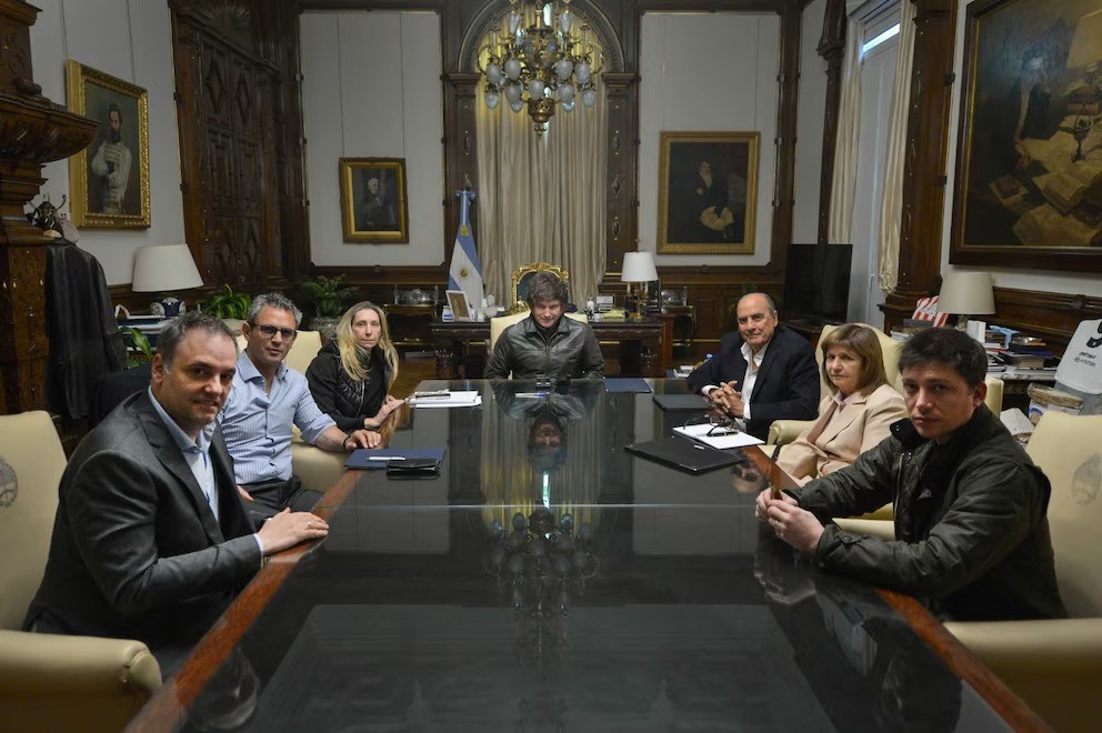 Milei intensifica la interna y busca reactivar un diálogo tenso con los gobernadores