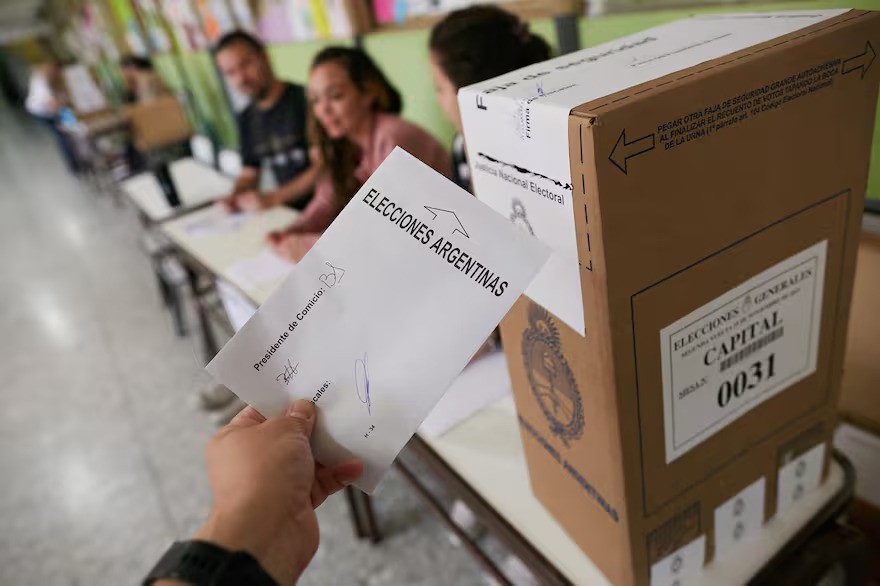 Tras el fracaso en las proyecciones, las consultoras buscan reinventarse para las legislativas nacionales