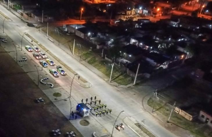 Operativo aéreo y terrestre: así vigiló Tucumán sus barrios periféricos y el centro en la madrugada