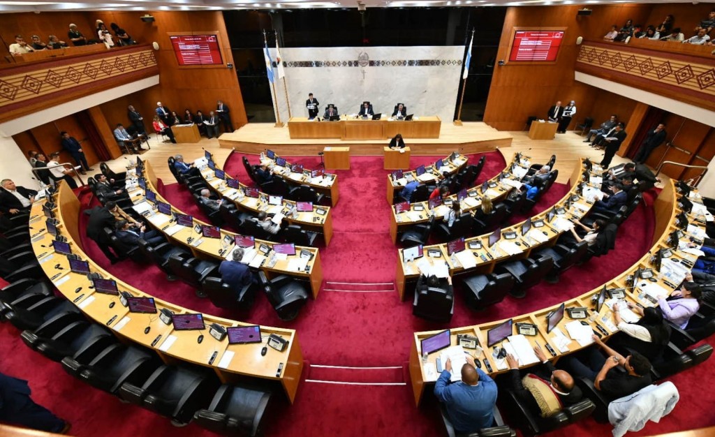 La Legislatura tratará este jueves la licencia del gobernador Jaldo para la campaña electoral