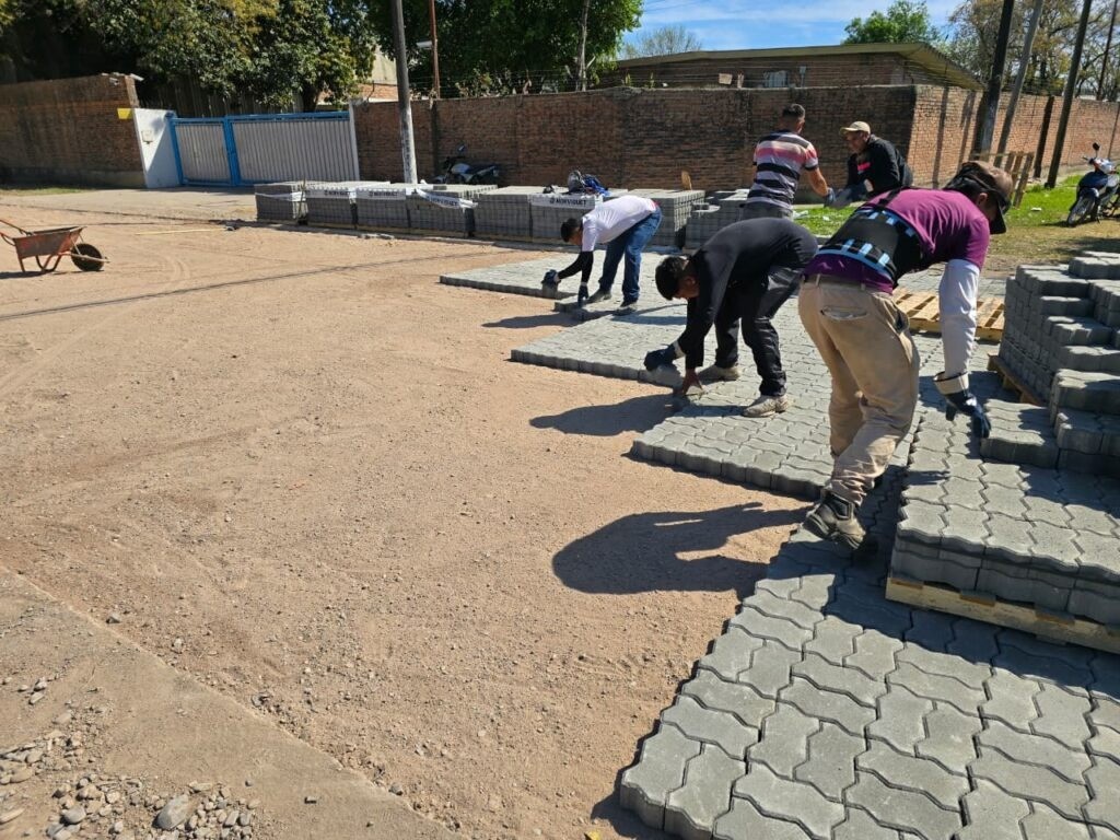 La Banda del Río Salí avanza con la pavimentación en la calle Tejerina