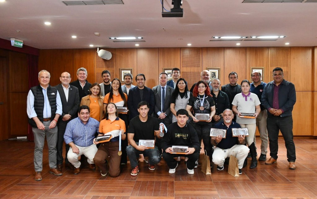La Legislatura distingue a los héroes deportivos de Tucumán tras su hazaña en los JADAR 2025