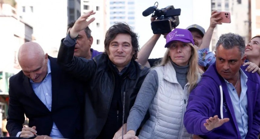 Milei denuncia 