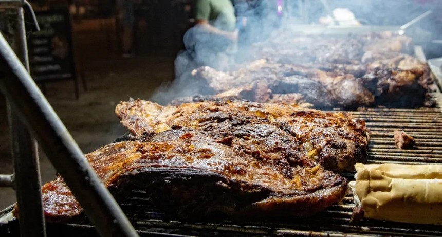 San Miguel de Tucumán prende el fuego con la cuarta edición del Festival del Asado