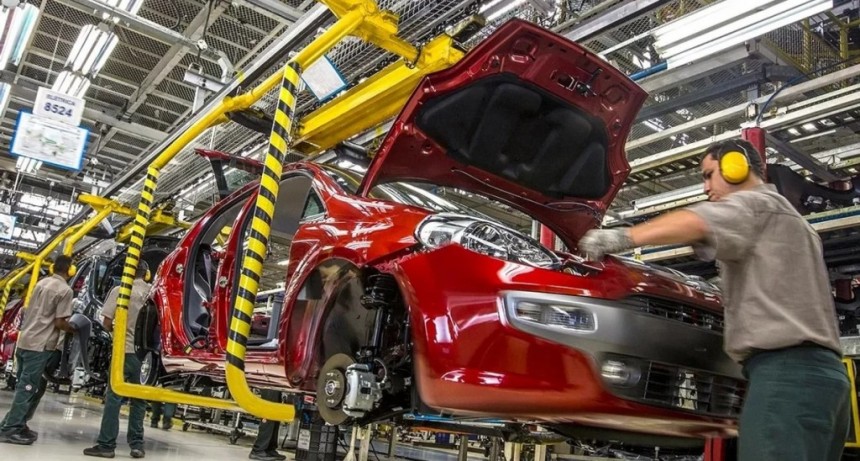 Automotrices aceleran: produjeron 44.545 unidades en agosto y superan 400 mil ventas