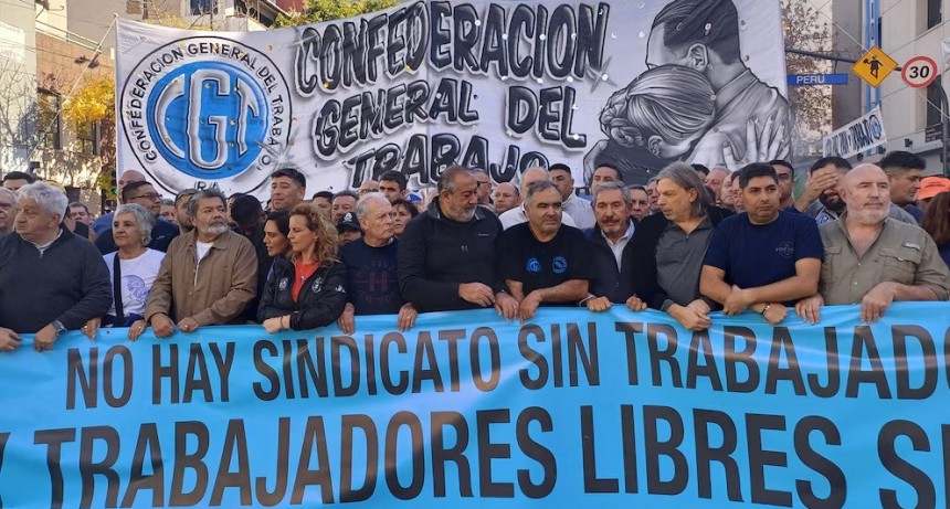 Gobierno defiende decreto que limita intervención estatal en sindicatos