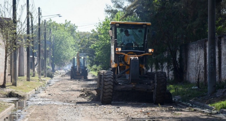 El Municipio despliega mejoras en calles, limpieza y luminarias en el Barrio El Salvador