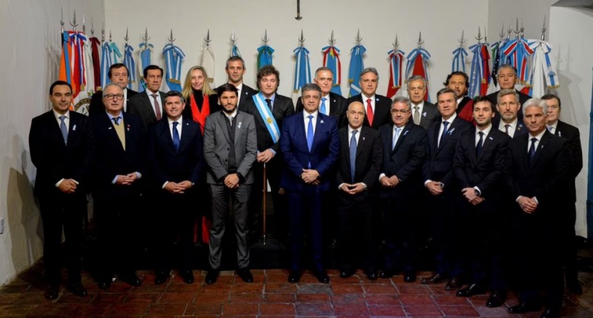 Milei apuesta al diálogo con gobernadores para destrabar reformas clave tras el veto a los ATN