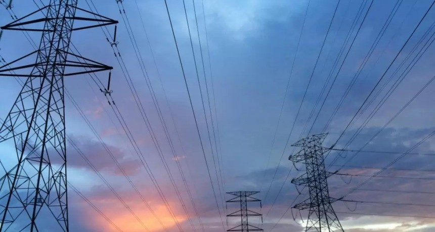 Inversión urgente en electricidad: el oficialismo planea un canon tarifario para financiar obras