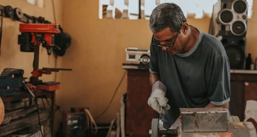 El mercado laboral tucumano muestra dos caras: desempleo en mínimos pero precariedad en alza
