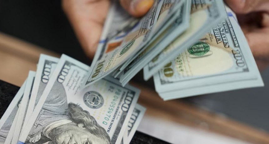 El BCRA inyectó US$ 379 millones para contener al dólar en una jornada de fuerte presión cambiaria