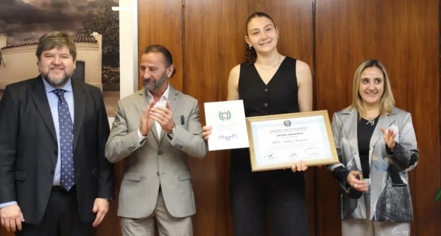 El Concejo distinguió a las 