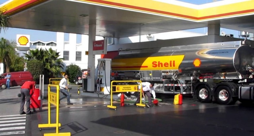 Shell registra su quinto aumento en 22 días: la nafta premium supera los $1.760
