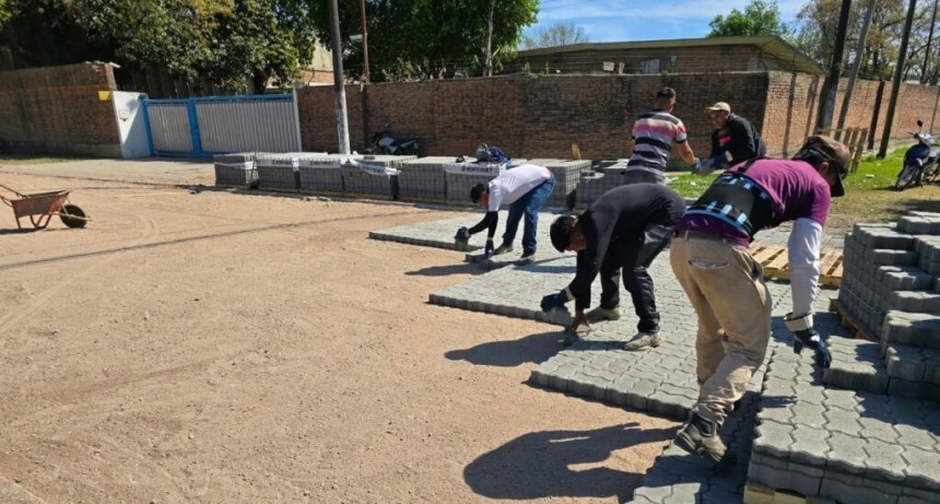 La Banda del Río Salí avanza con la pavimentación en la calle Tejerina