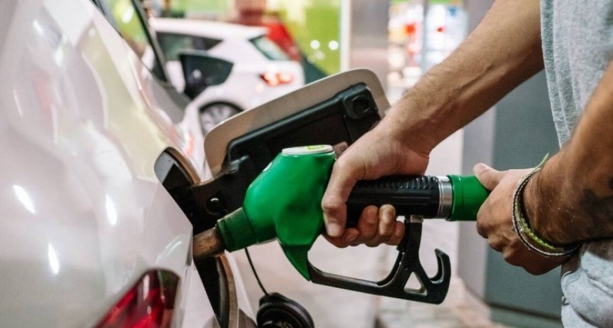 Ventas de combustible en agosto: leve alza interanual pero caída frente a julio