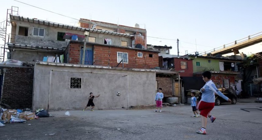 El Indec reportó una fuerte caída de la pobreza al 31,6%, el nivel más bajo desde 2018