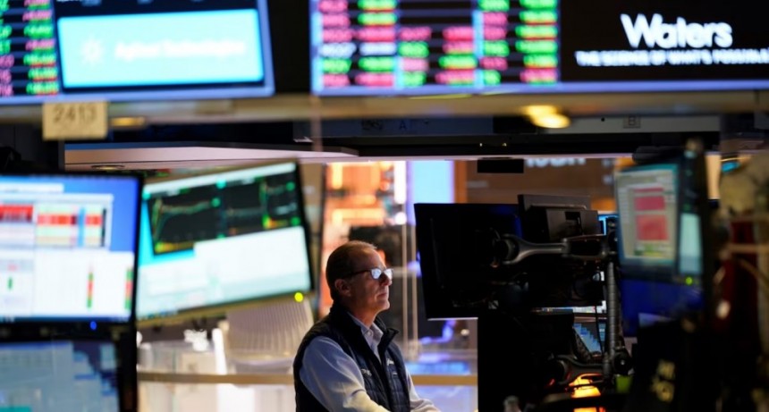 El mercado mira las legislativas: bonos en baja y advertencias sobre el fin de la ventana cambiaria favorable