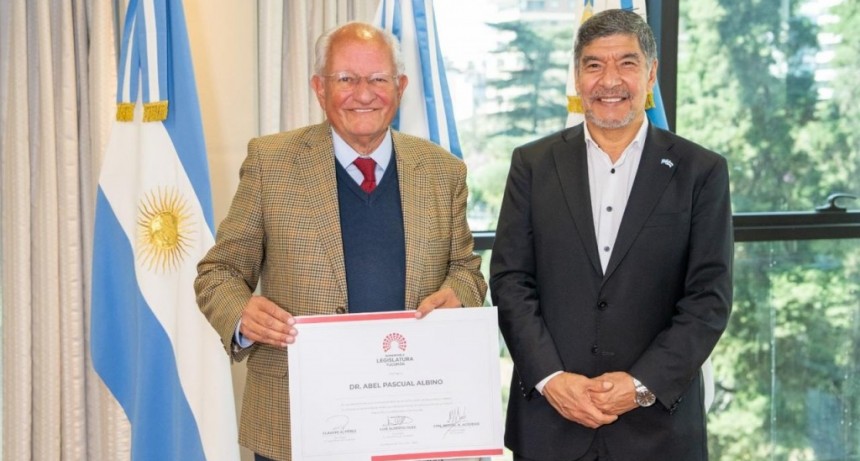 La Legislatura tucumana distinguió al Dr. Abel Albino, fundador de CONIN, por su lucha contra la desnutrición infantil