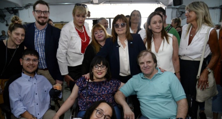Patricia Bullrich encabezó un encuentro de discapacidad