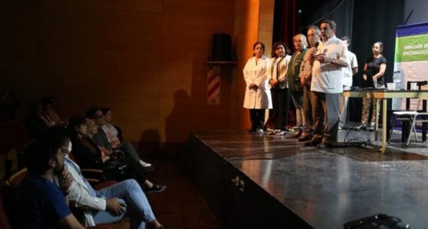 Dengue: el ministro participó de la capacitación y formación a profesionales
