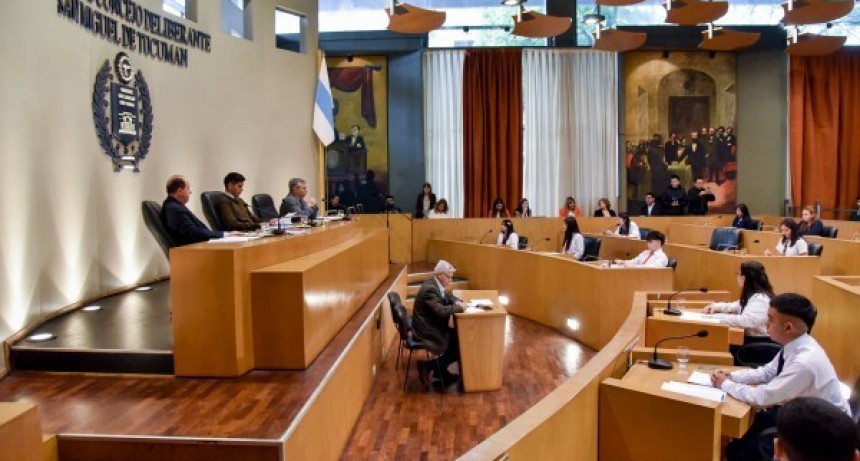 Alumnos de distintos establecimientos de la Capital fueron “Concejales por un día”