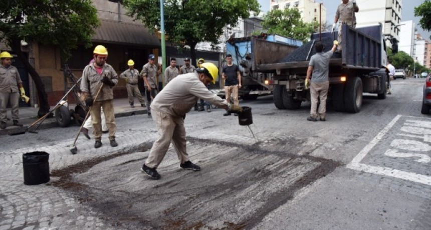 La Municipalidad de San Miguel de Tucumán inicio un plan integral de bacheos