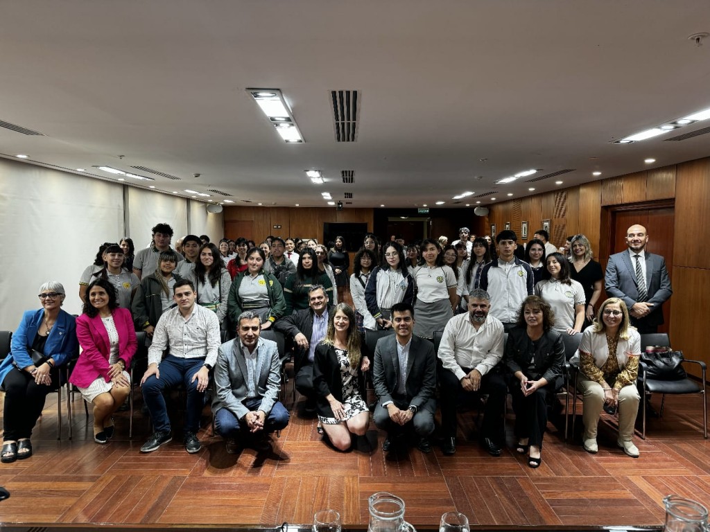 Comenzó la 2da Edición del “Ideathon de Problemáticas Juveniles Actuales” en la Legislatura