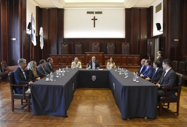 Acuerdo entre el Poder Ejecutivo y la Corte Suprema para modernizar el acceso a actas del Registro Civil en el interior