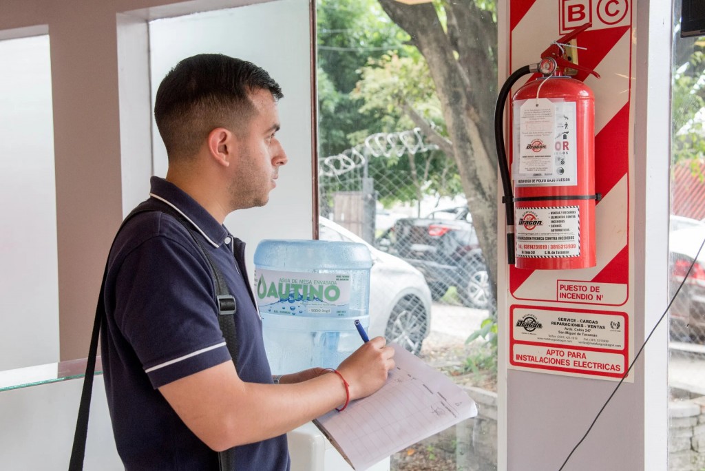 Intensifican los controles preventivos en comercios de la capital