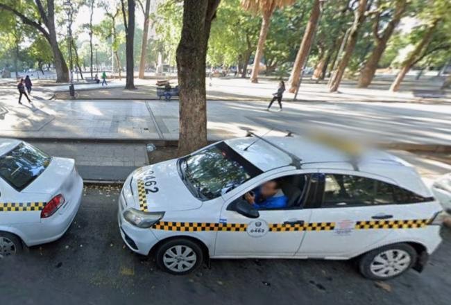 Efectivos policiales ayudaron a un hombre a recuperar su teléfono perdido