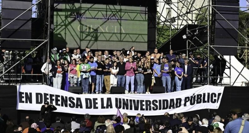 Los 10 puntos clave del documento que se leyó en la Marcha Federal Universitaria