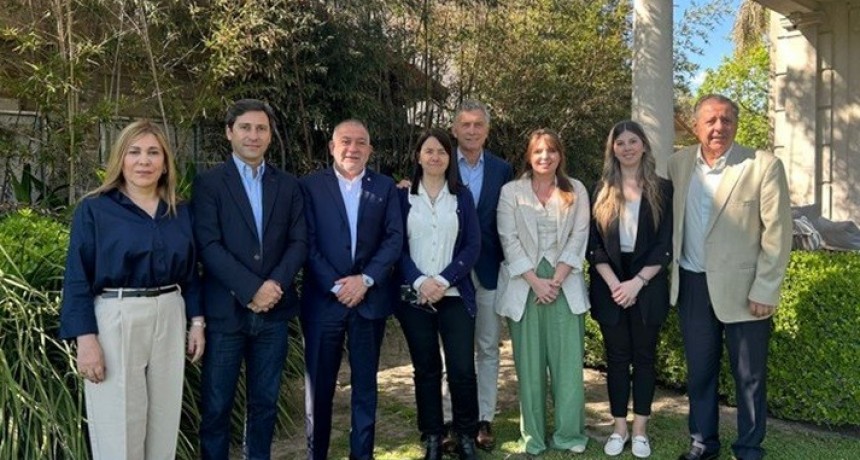Macri reunió a senadores del PRO para unificar posturas en torno al veto a la Ley de Financiamiento Universitario