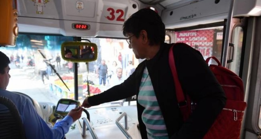 El Gobernador enfatizó en la necesidad de priorizar a los usuarios en el transporte público