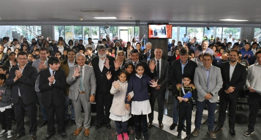 El vicegobernador Acevedo instó a estudiantes a amar el Tucumán en el que viven